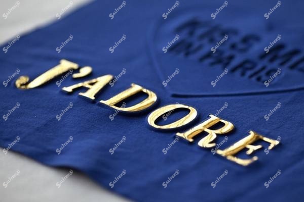 Что такое бескрасочное тиснение